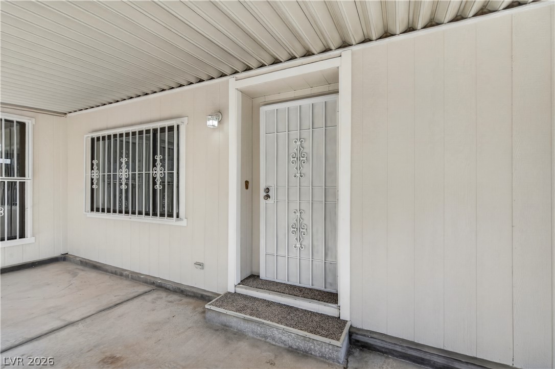 5048 Royal Avenue Property Photo 10