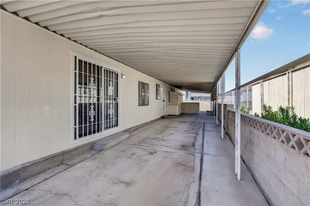 5048 Royal Avenue Property Photo 11