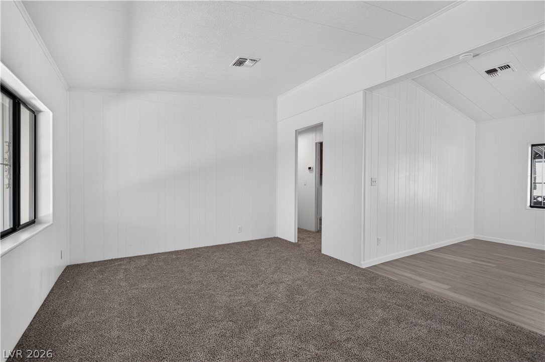 5048 Royal Avenue Property Photo 13