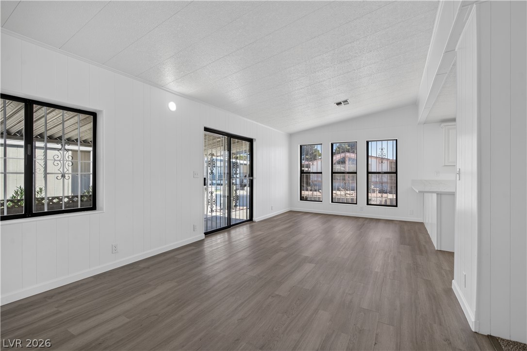 5048 Royal Avenue Property Photo 16