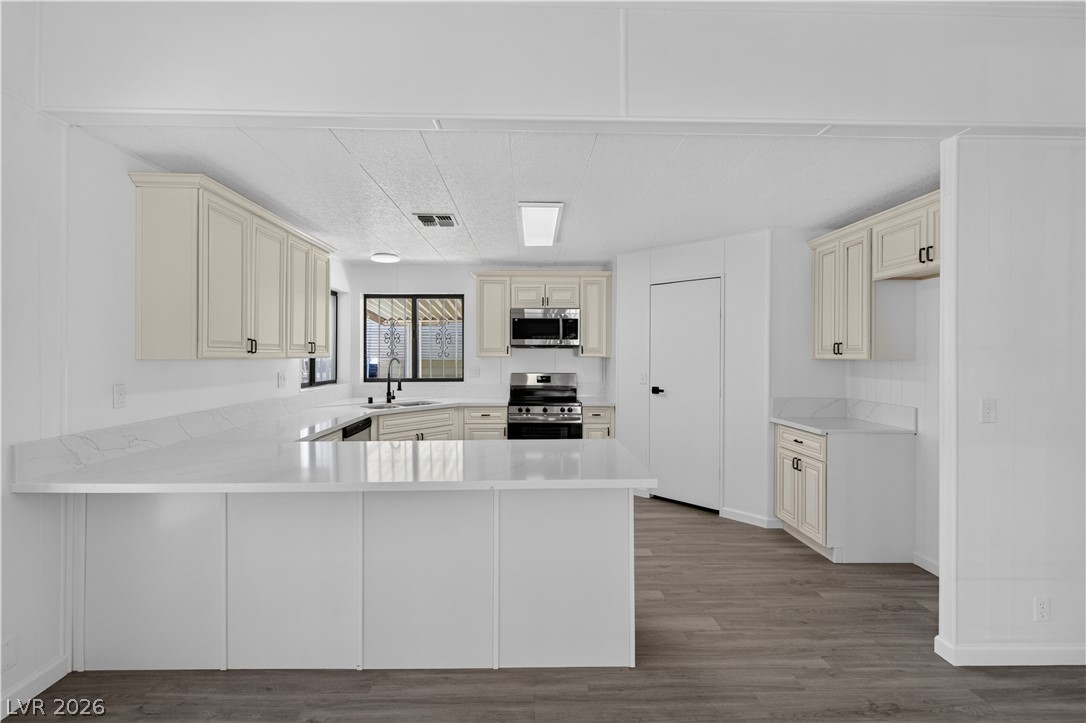 5048 Royal Avenue Property Photo 21