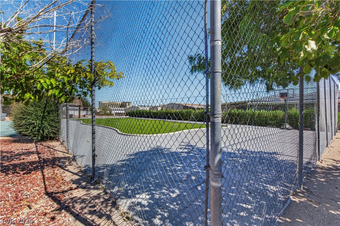 5048 Royal Avenue Property Photo 59