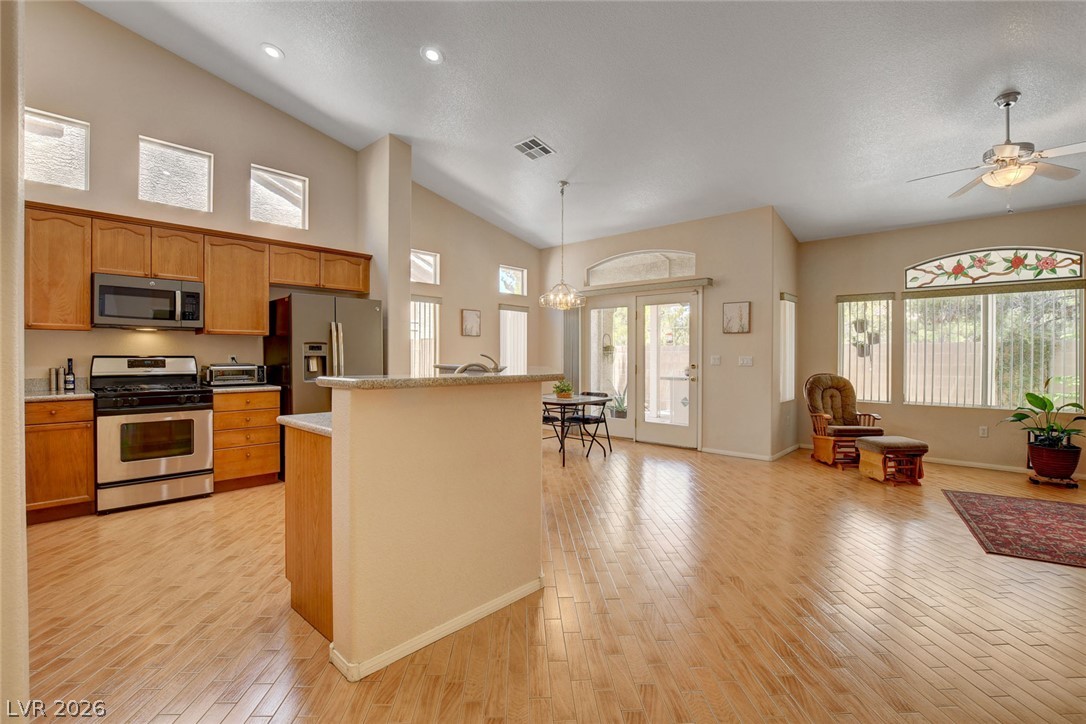 5090 Shadow River Street Property Photo 10