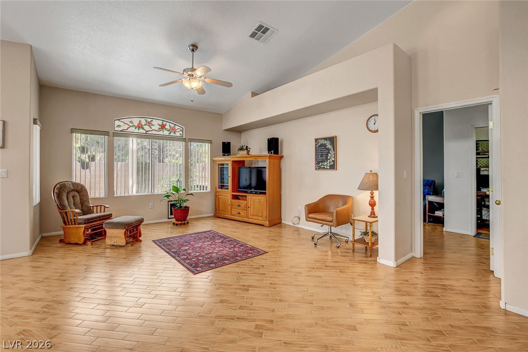 5090 Shadow River Street Property Photo 18