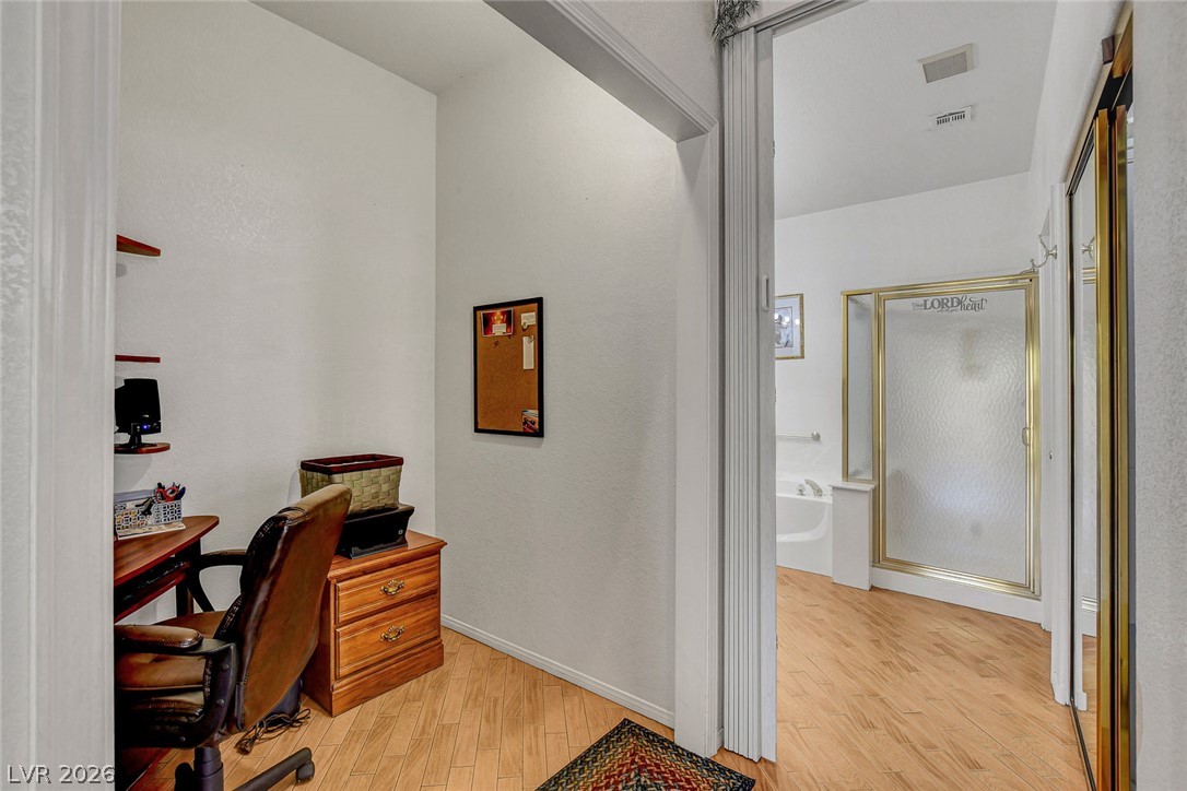5090 Shadow River Street Property Photo 21