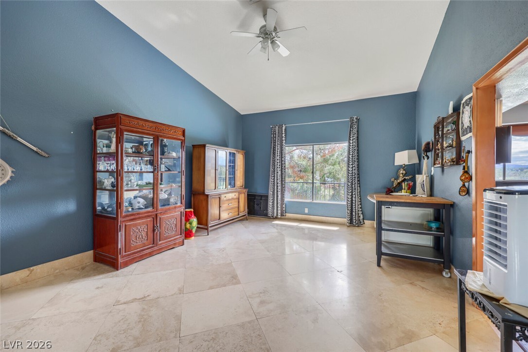 2817 La Mesa Drive Property Photo 11