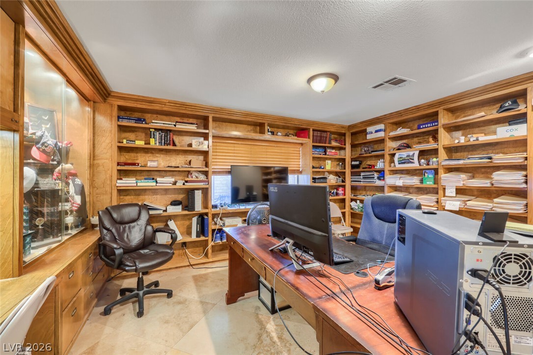 2817 La Mesa Drive Property Photo 13