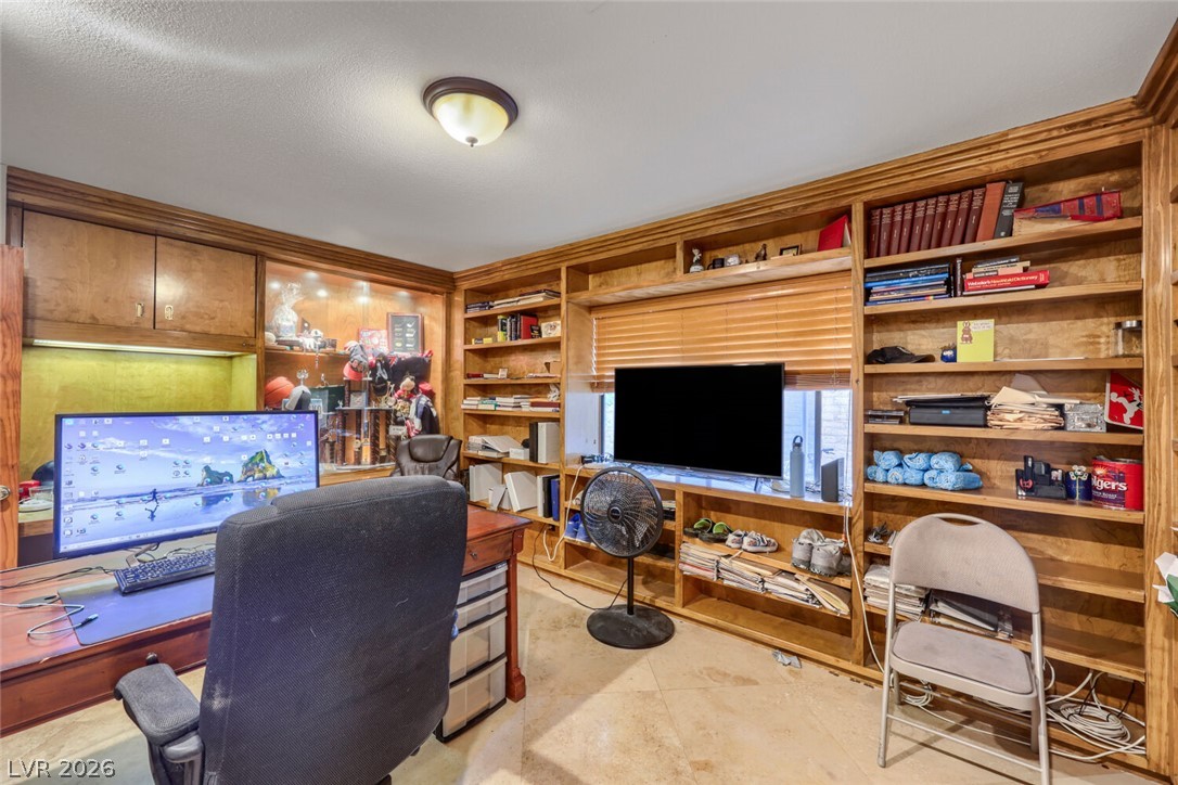 2817 La Mesa Drive Property Photo 14