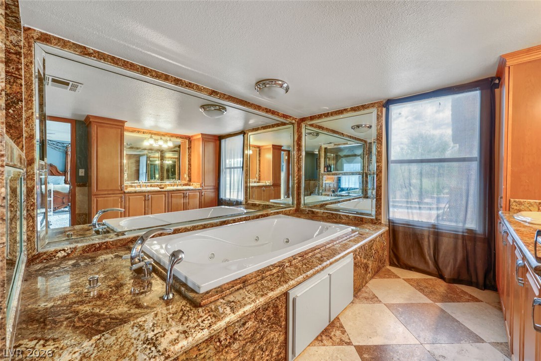 2817 La Mesa Drive Property Photo 36