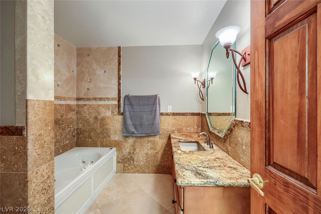 2817 La Mesa Drive Property Photo 44