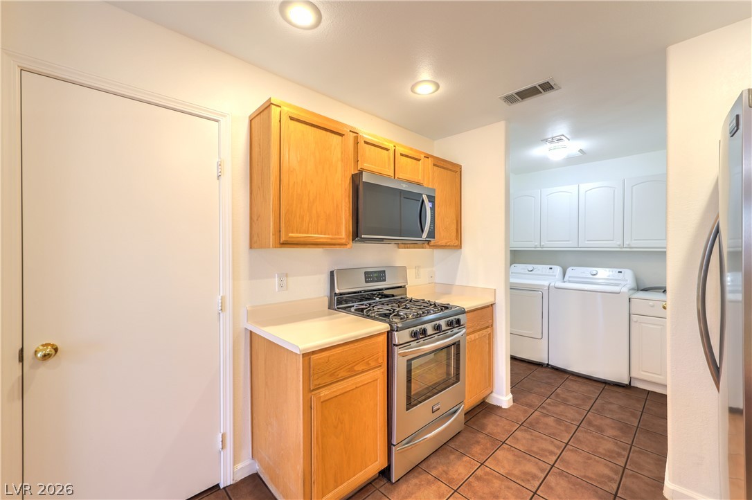 8136 Autumn Star Avenue Property Photo 8