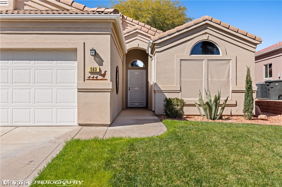 563 Fairways Drive Property Photo 3