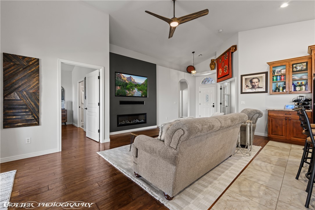 563 Fairways Drive Property Photo 10