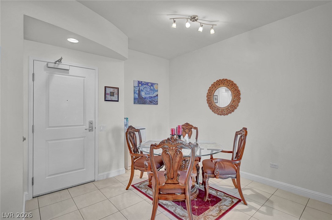 200 West Sahara Avenue 811 Property Photo 4