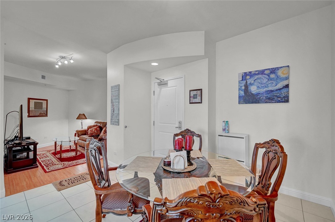 200 West Sahara Avenue 811 Property Photo 5