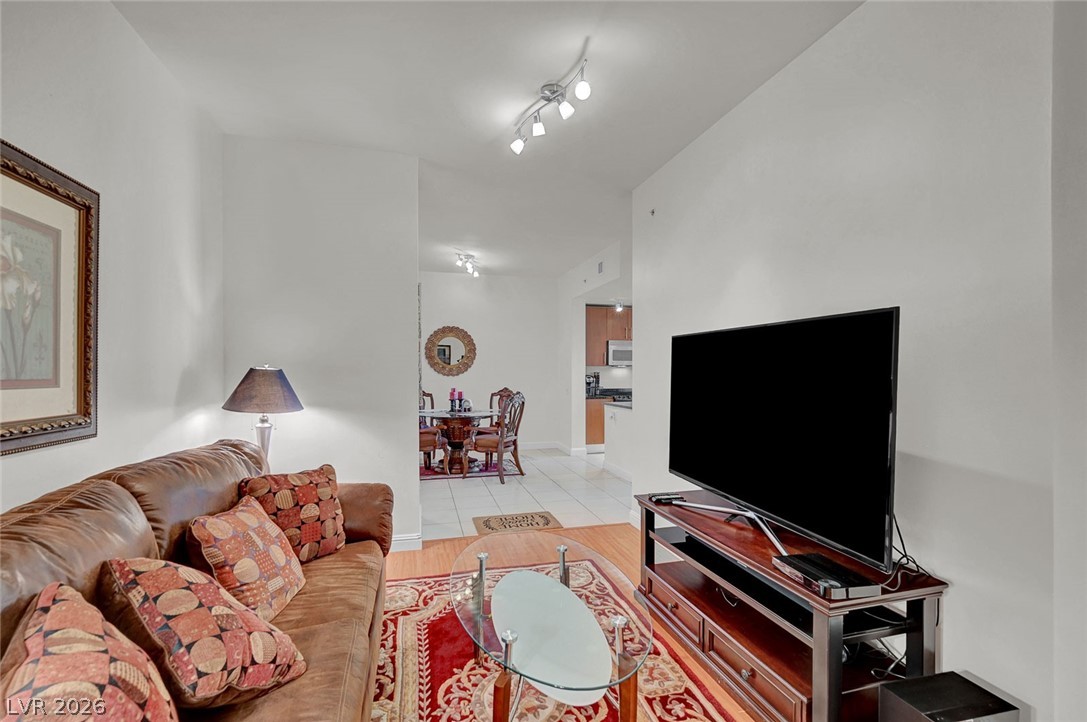 200 West Sahara Avenue 811 Property Photo 7
