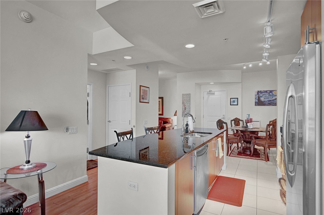 200 West Sahara Avenue 811 Property Photo 10