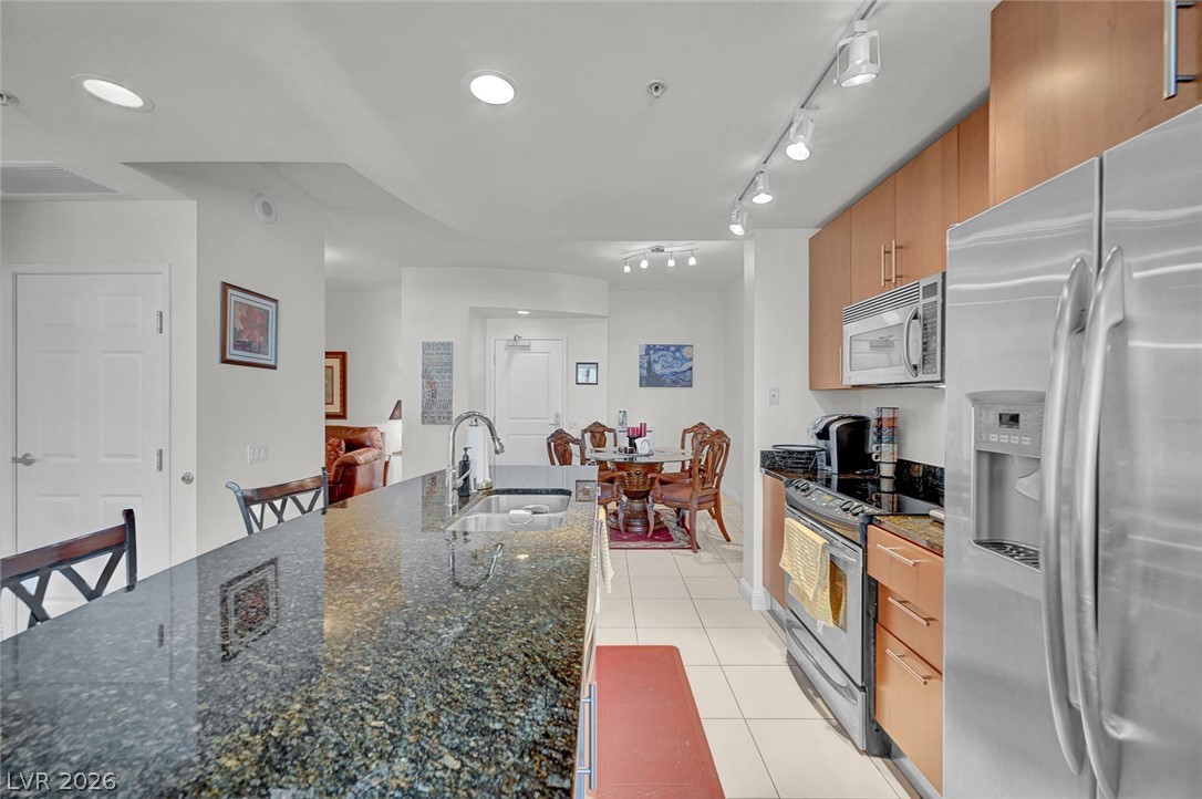 200 West Sahara Avenue 811 Property Photo 11