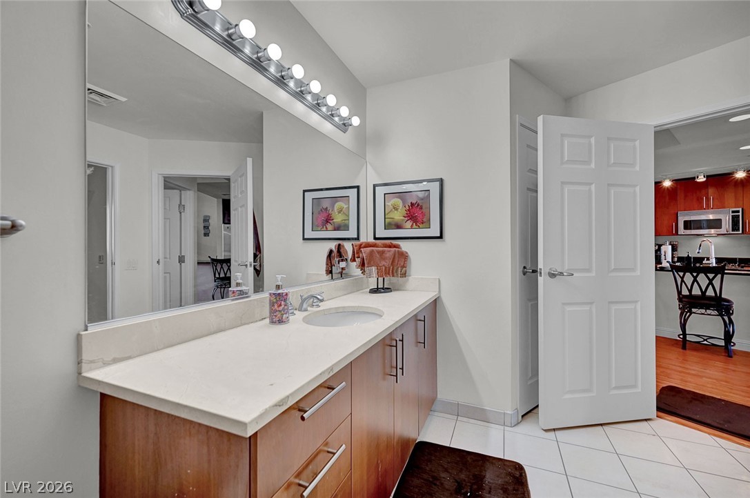 200 West Sahara Avenue 811 Property Photo 22