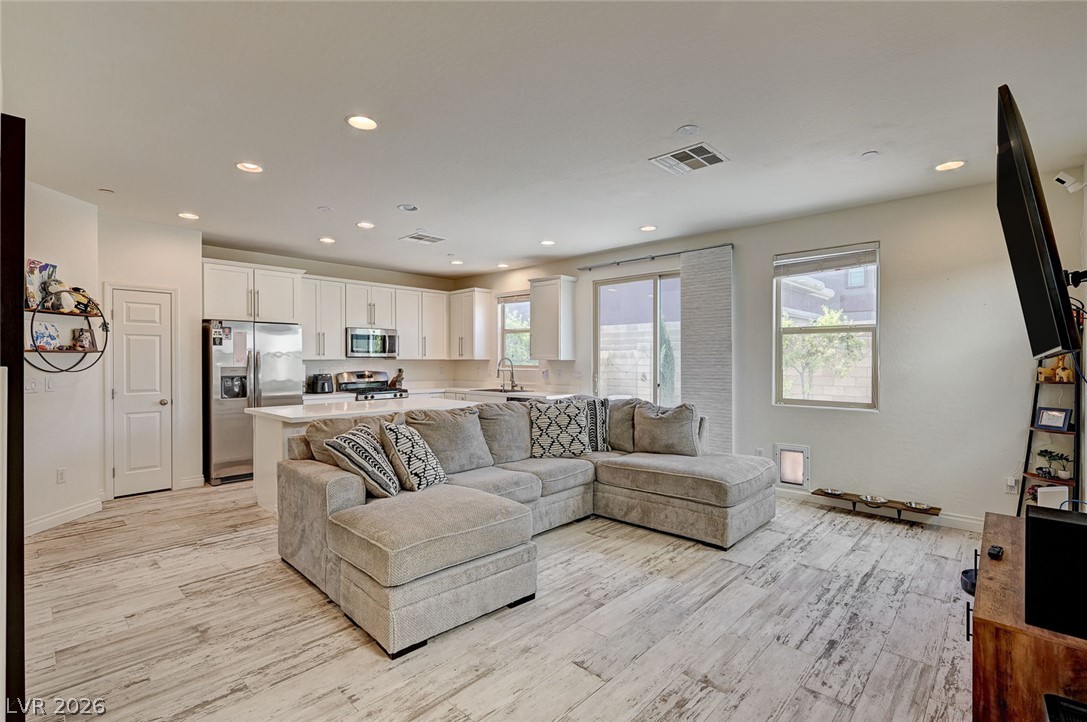 6363 Amelia Ridge Avenue Property Photo 3