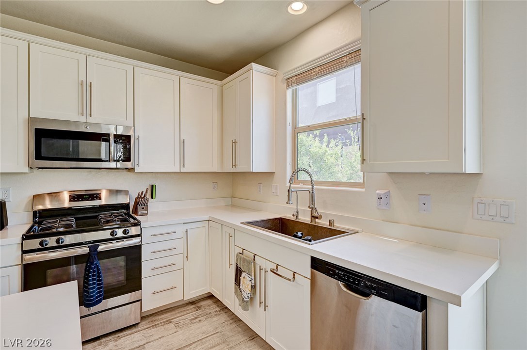 6363 Amelia Ridge Avenue Property Photo 8