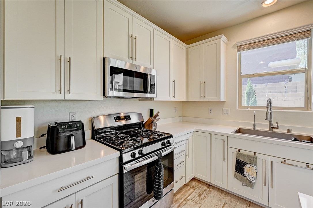 6363 Amelia Ridge Avenue Property Photo 10