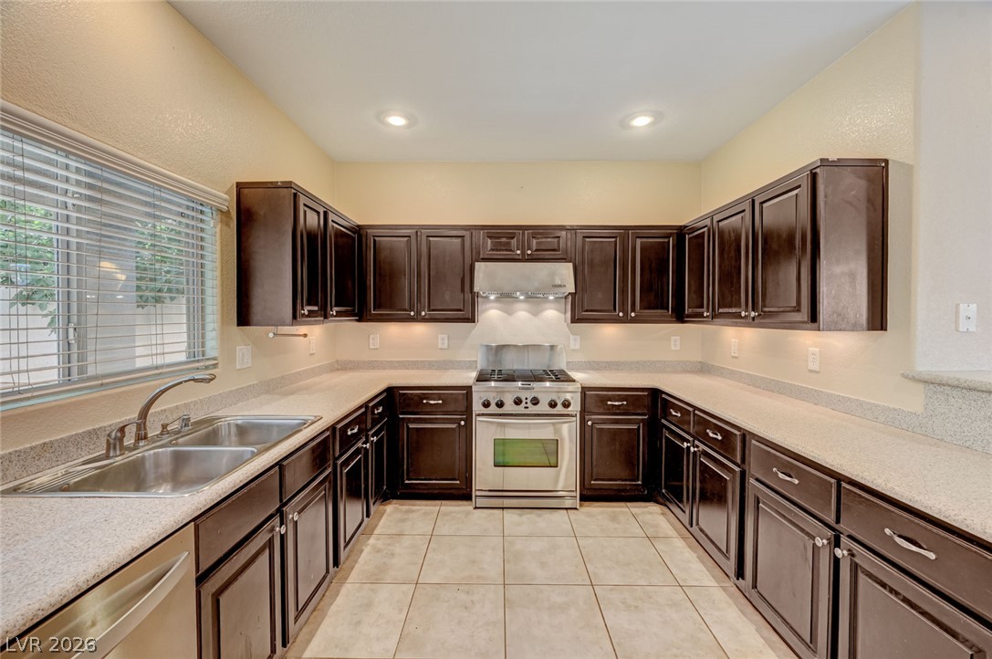 8365 Teton Crest Place Property Photo 15