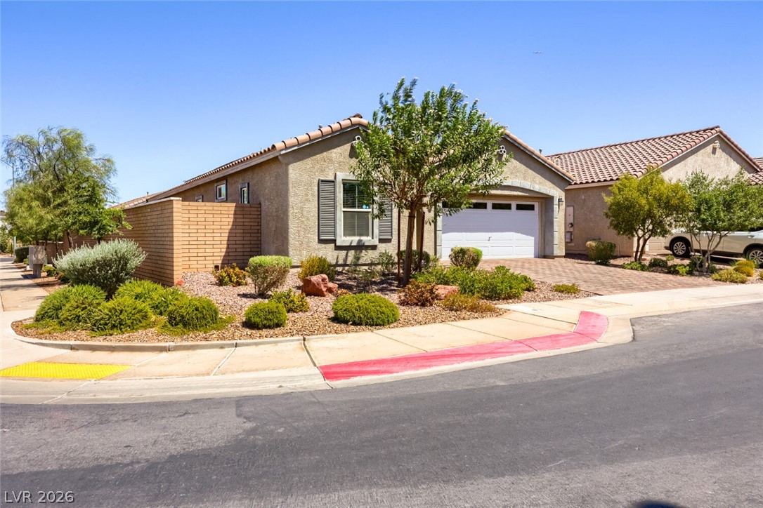 72 Summer Rhapsody Avenue Property Photo 3