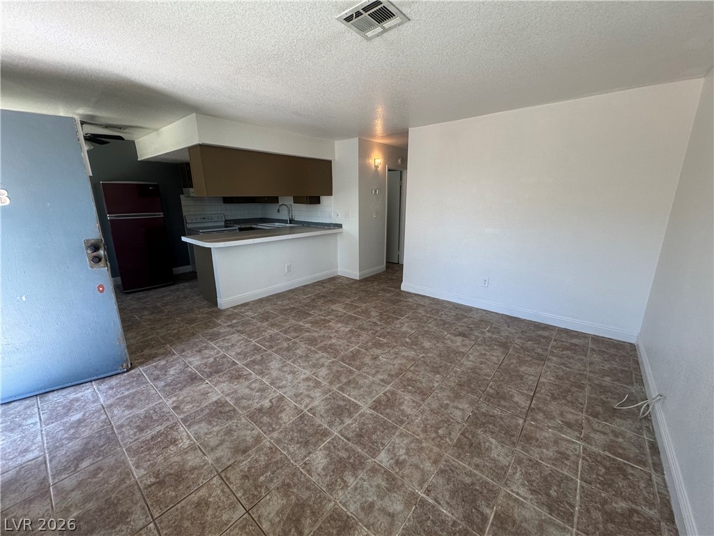 2044 Harvard Street B Property Photo 5