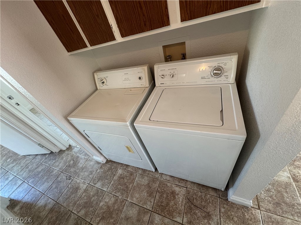 2044 Harvard Street B Property Photo 6