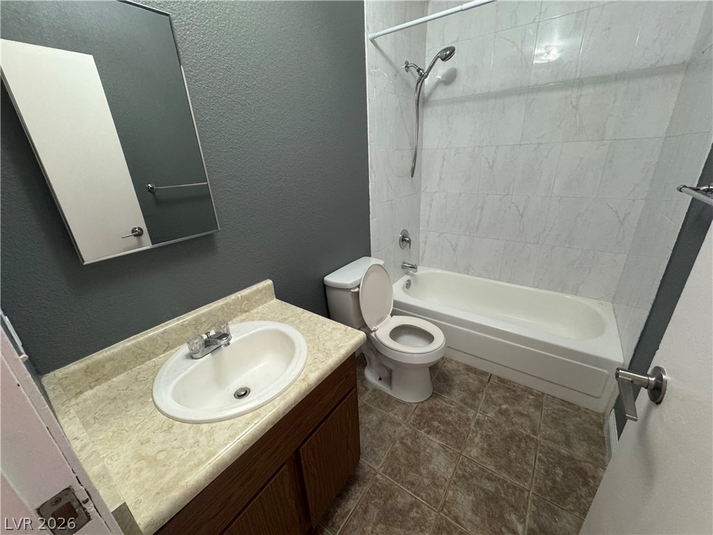 2044 Harvard Street B Property Photo 7