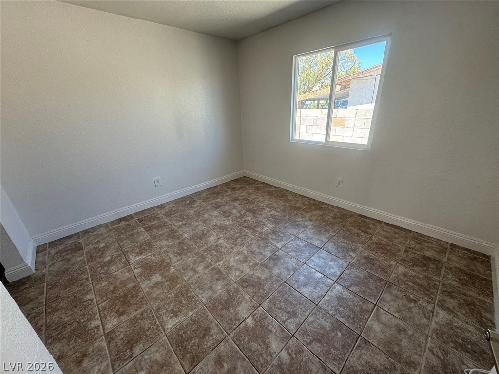 2044 Harvard Street B Property Photo 13