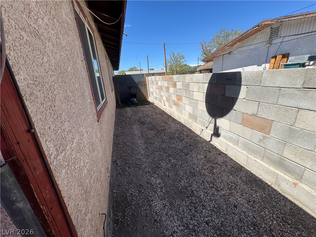 2044 Harvard Street B Property Photo 15