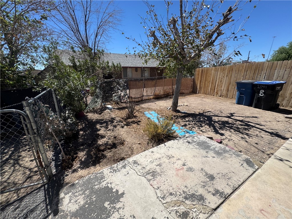 2044 Harvard Street B Property Photo 20