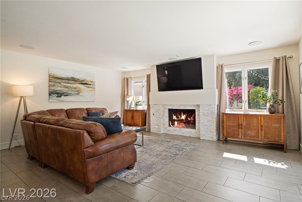 2233 Versailles Court Property Photo 15