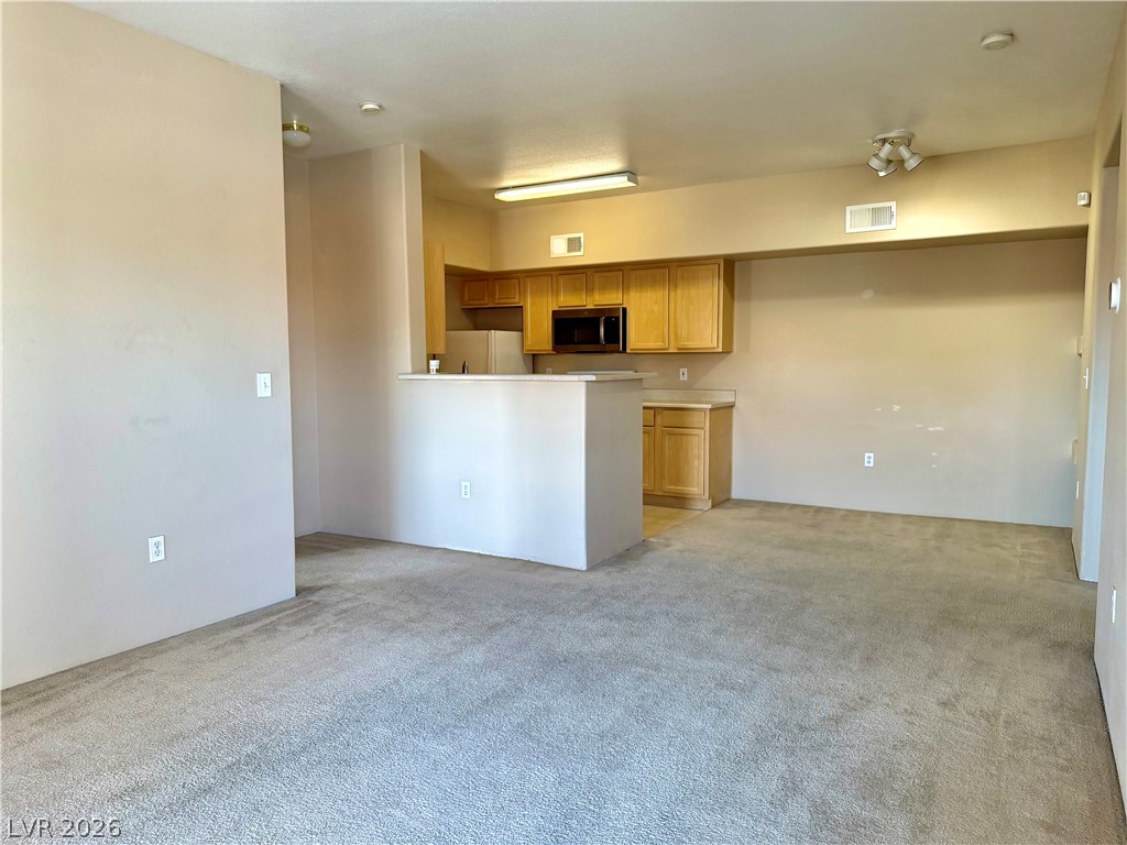 2615 West Gary Avenue 2028 Property Photo 3