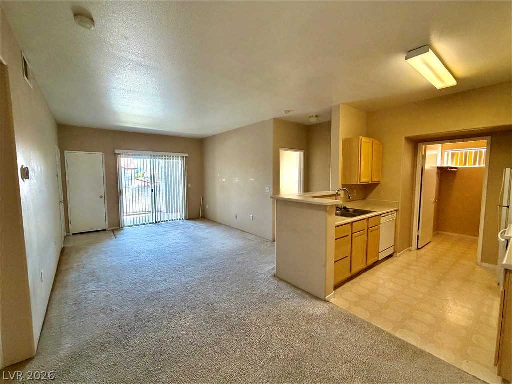 2615 West Gary Avenue 2028 Property Photo 4