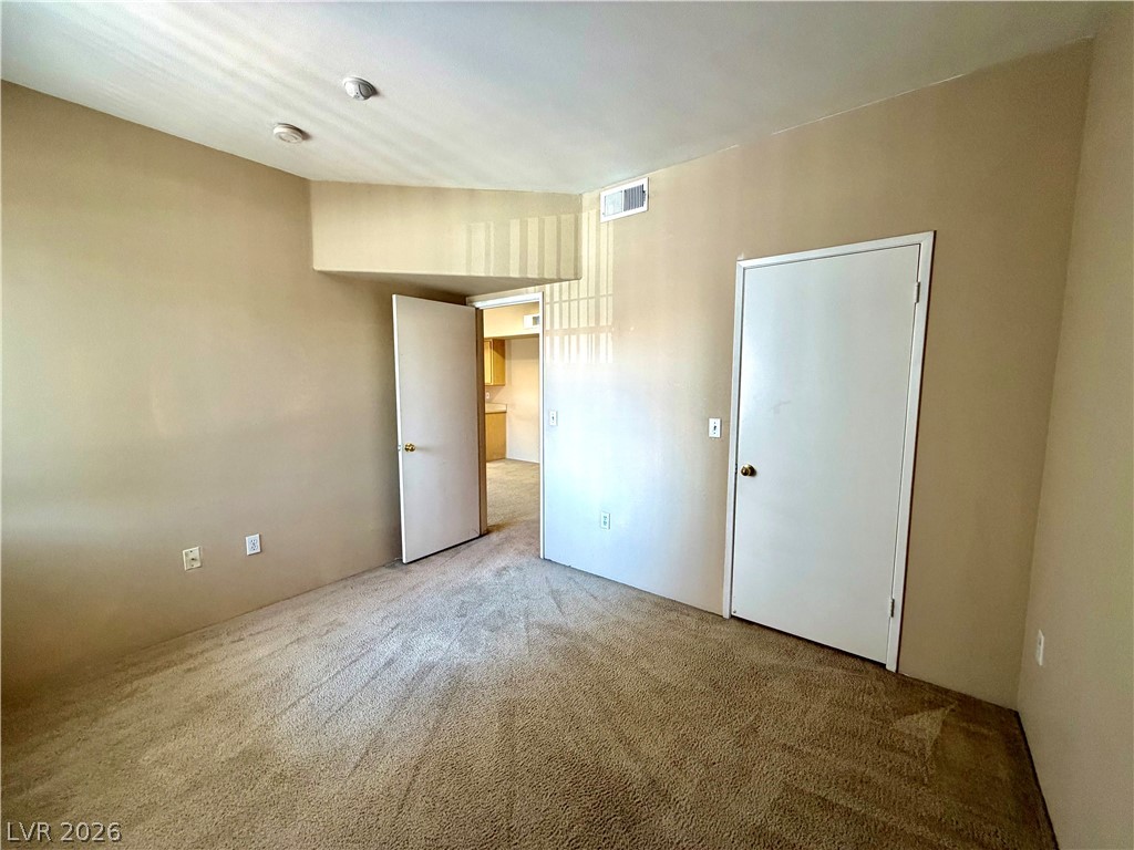 2615 West Gary Avenue 2028 Property Photo 13
