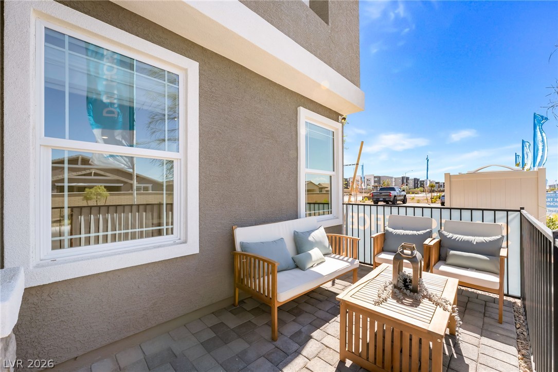 914 Rosy Starling Street Property Photo 2