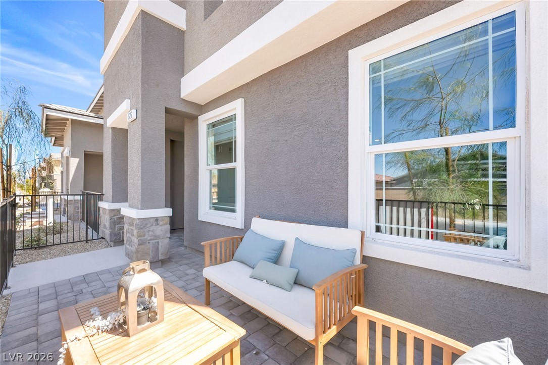 914 Rosy Starling Street Property Photo 3