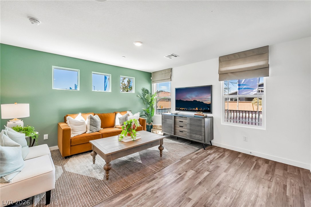 914 Rosy Starling Street Property Photo 6