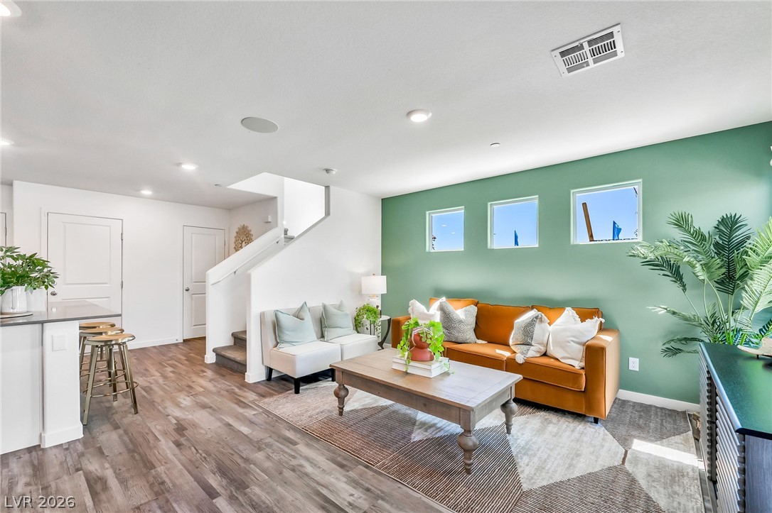 914 Rosy Starling Street Property Photo 7