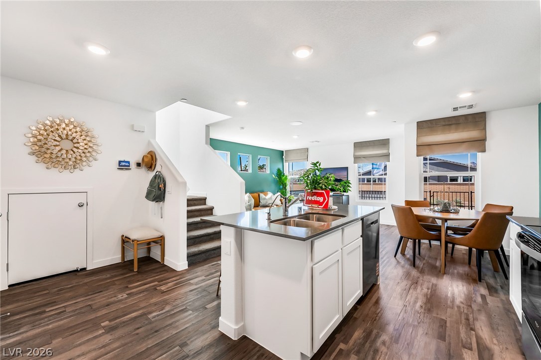 914 Rosy Starling Street Property Photo 14
