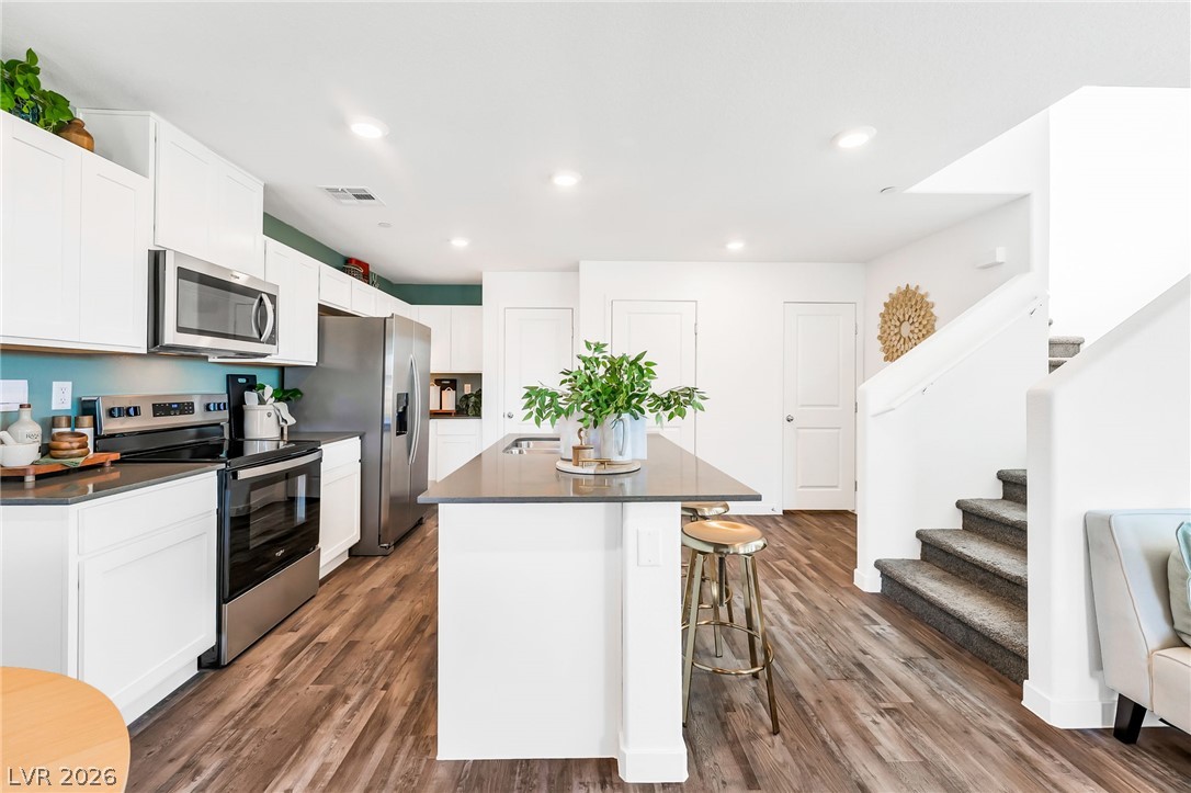 914 Rosy Starling Street Property Photo 16