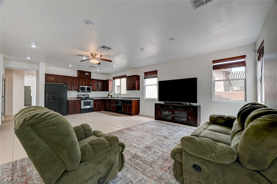 5893 Wildhorse Ledge Avenue Property Photo 10