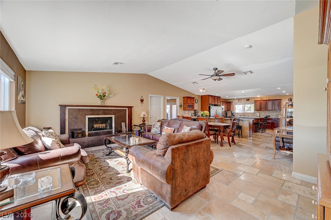 4424 Shady Hollow Avenue Property Photo 8