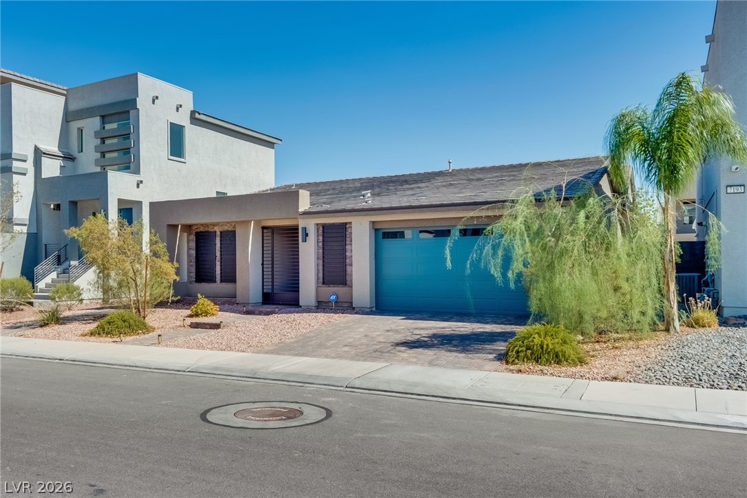 7177 West Camero Avenue Property Photo 1