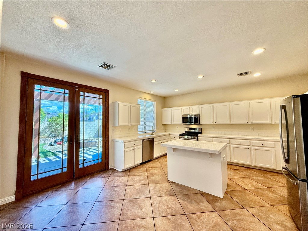 6800 Fruit Flower Avenue Property Photo 8