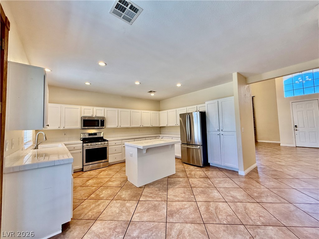 6800 Fruit Flower Avenue Property Photo 9
