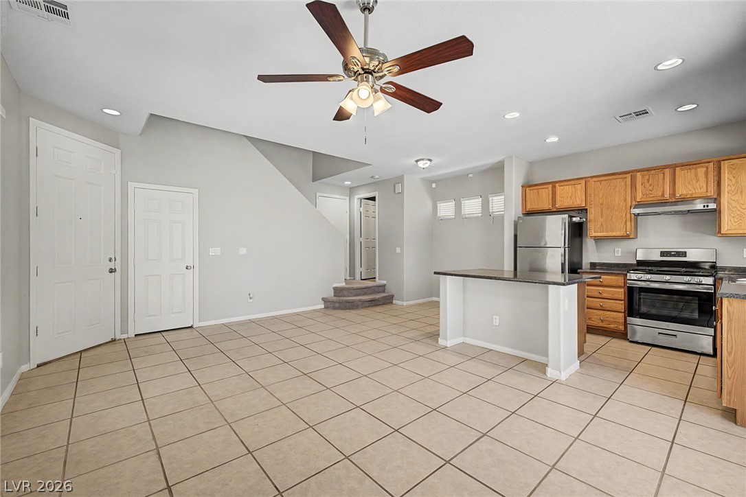 8284 Harvest Spring Place Property Photo 9